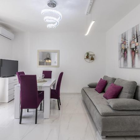 Royal Rose Gold Apartment โวดีเซ ภายนอก รูปภาพ