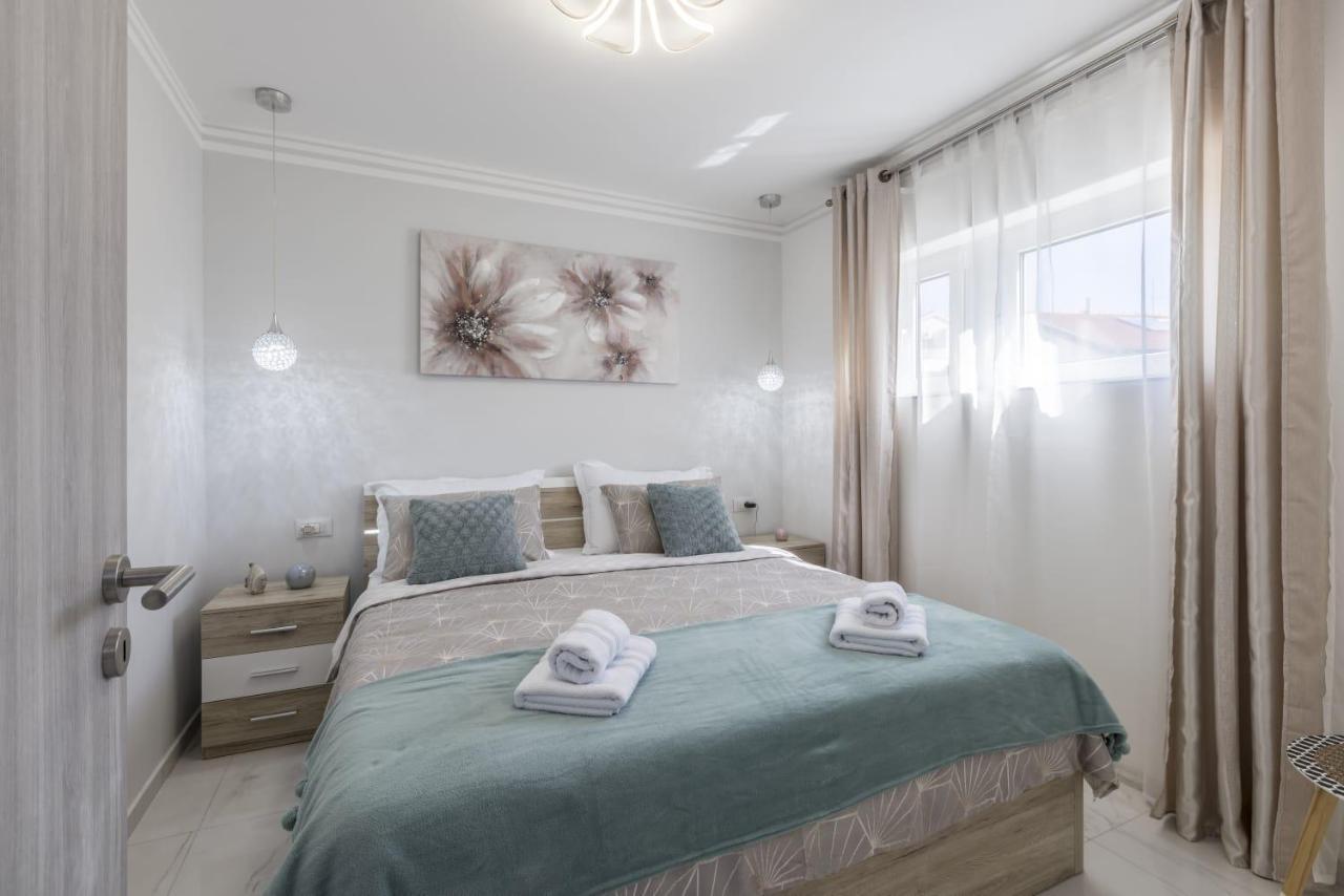 Royal Rose Gold Apartment โวดีเซ ภายนอก รูปภาพ