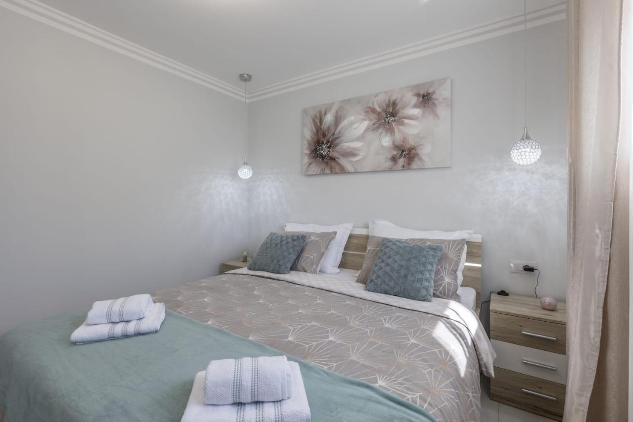 Royal Rose Gold Apartment โวดีเซ ภายนอก รูปภาพ